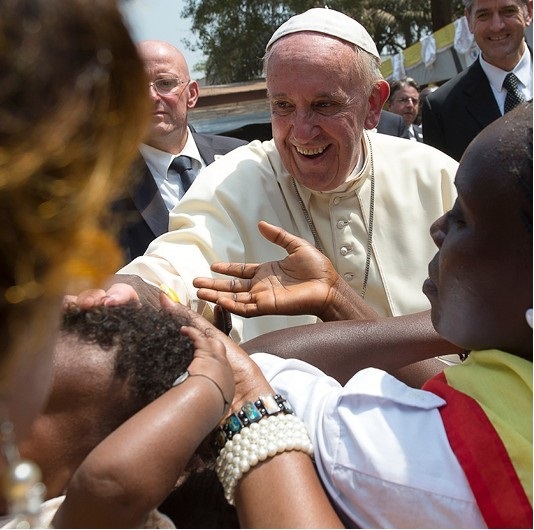 Francis with African children2